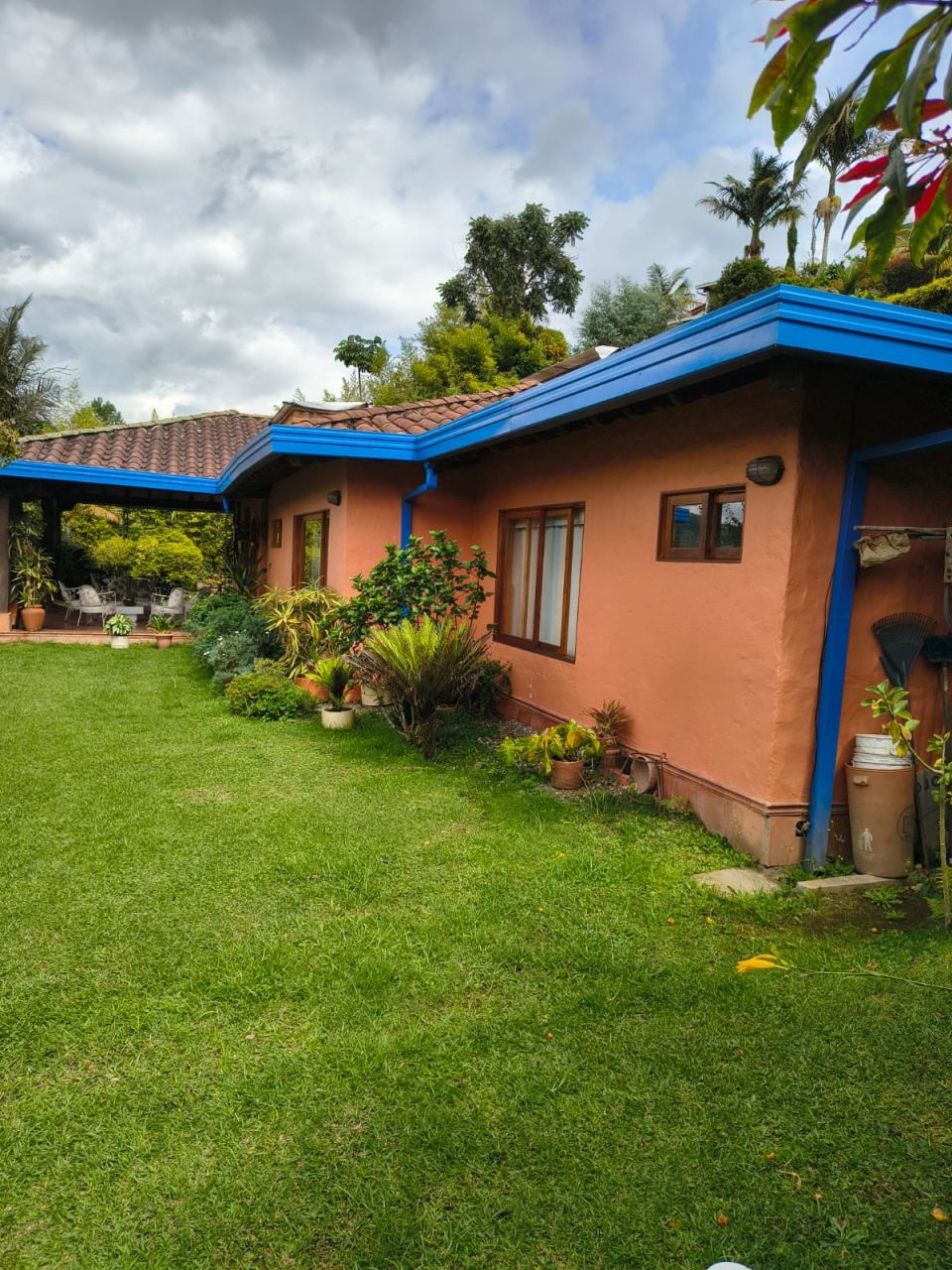 Finca en venta Cundinamarca Bogotá Lago Gaitan 1500 m2 Habitaciones 4 Baños 5 Garajes 1 Precio $1550000000