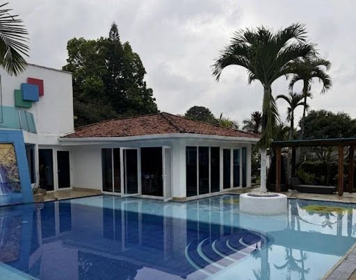 Casa en arriendo Valle Del Cauca Cali Nueva Tequendama 1100 m2 Habitaciones 6 Baños 6 Garajes 6 Precio $22000000