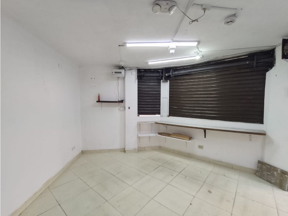 Local en arriendo Antioquia Medellín Miraflores 20 m2 Habitaciones 0 Baños 1 Garajes 0 Precio $2500000