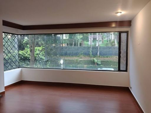 Apartamento en arriendo Cundinamarca Bogotá Los Rosales 170 m2 Habitaciones 3 Baños 3 Garajes 2 Precio $10000000