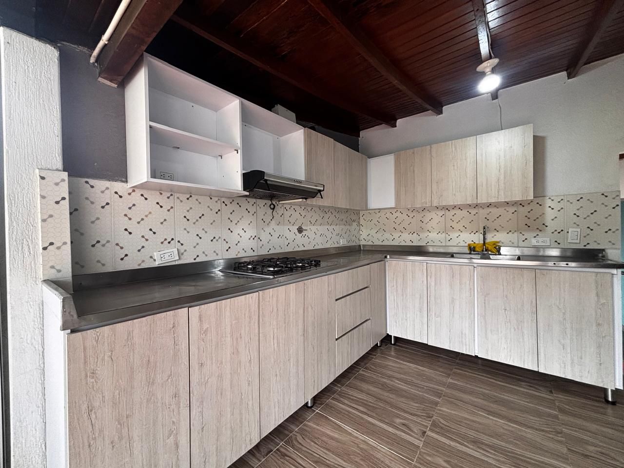 Casa en arriendo Antioquia Medellín El Tesoro 120 m2 Habitaciones 3 Baños 2 Garajes 1 Precio $6000000