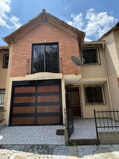 Casa en arriendo Antioquia Rionegro San Antonio 150 m2 Habitaciones 3 Baños 4 Garajes 1 Precio $3500000
