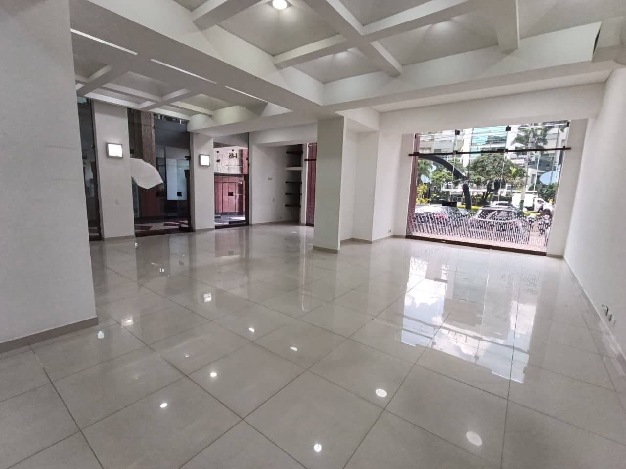 Local en arriendo Antioquia Medellín Alejandria 260 m2 Habitaciones 0 Baños 4 Garajes 4 Precio $30976976