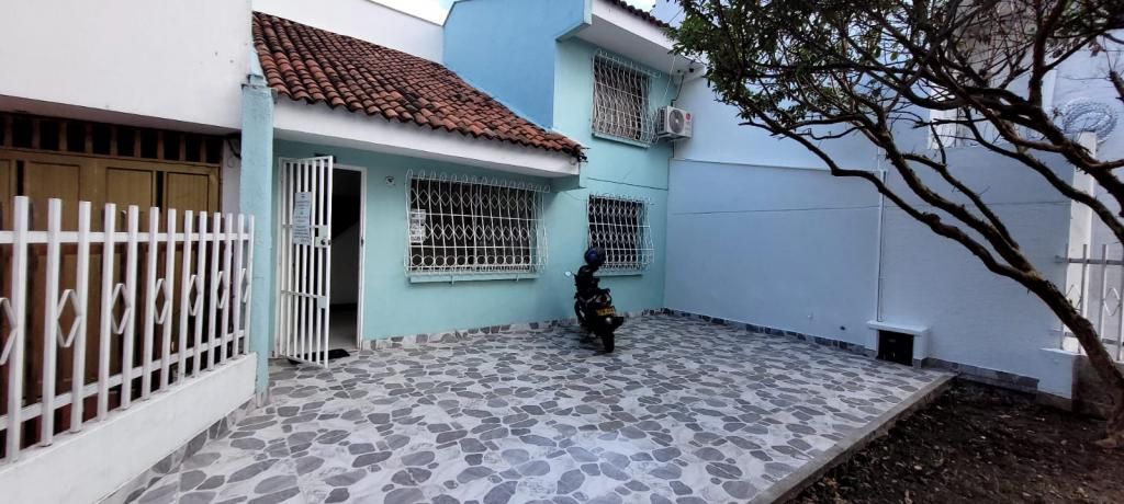Casa en arriendo Valle Del Cauca Cali Nueva Tequendama 150 m2 Habitaciones 2 Baños 2 Garajes 2 Precio $2700000