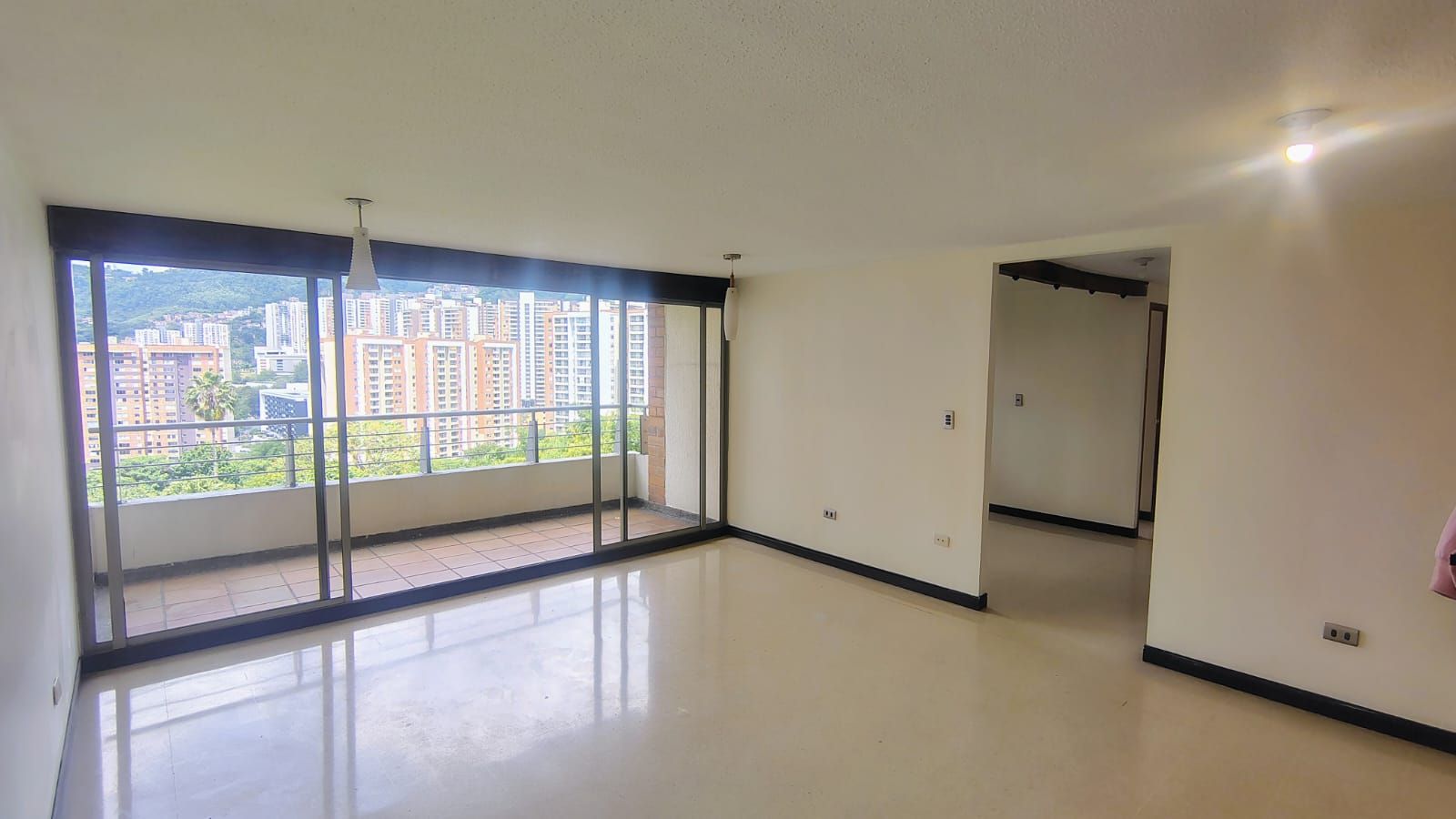 Apartamento en venta Antioquia Medellín Calle Nueva 96 m2 Habitaciones 2 Baños 2 Garajes 1 Precio $640000000