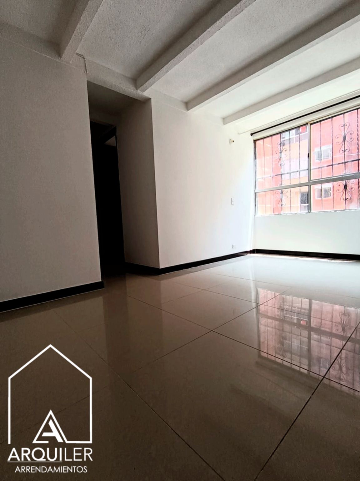 Apartamento en arriendo Antioquia Medellín Pajarito 50 m2 Habitaciones 3 Baños 1 Garajes 0 Precio $1150000