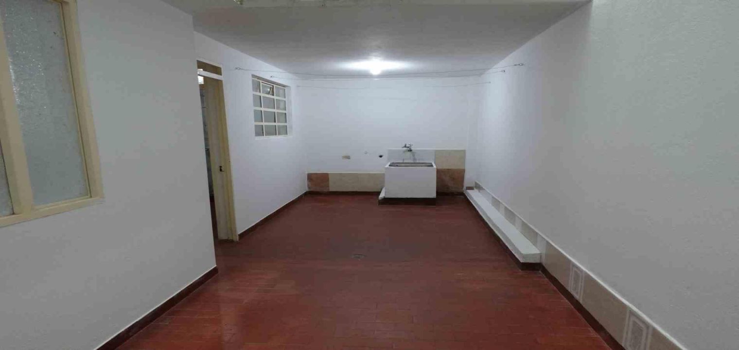 Apartamento en arriendo Cundinamarca Bogotá Gran Britalia 100 m2 Habitaciones 3 Baños 1 Garajes 0 Precio $1500000