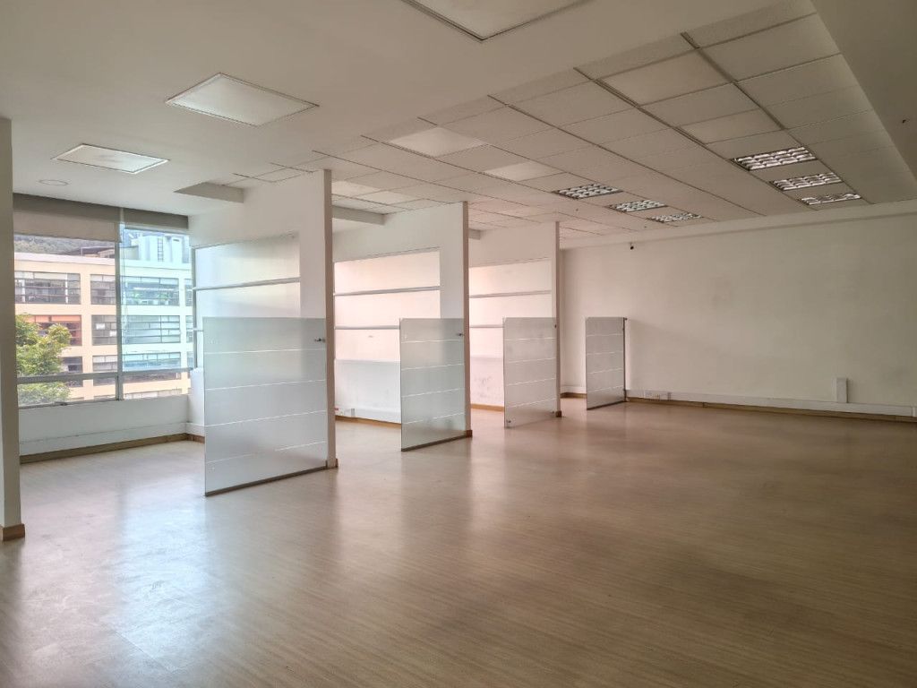 Oficina en arriendo Cundinamarca Bogotá Chico Norte Et Ii 270 m2 Habitaciones 0 Baños 0 Garajes 4 Precio $15000000