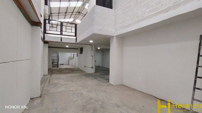 Bodega en arriendo Antioquia Medellín El Chagualo 260 m2 Habitaciones 0 Baños 4 Garajes 0 Precio $12000000