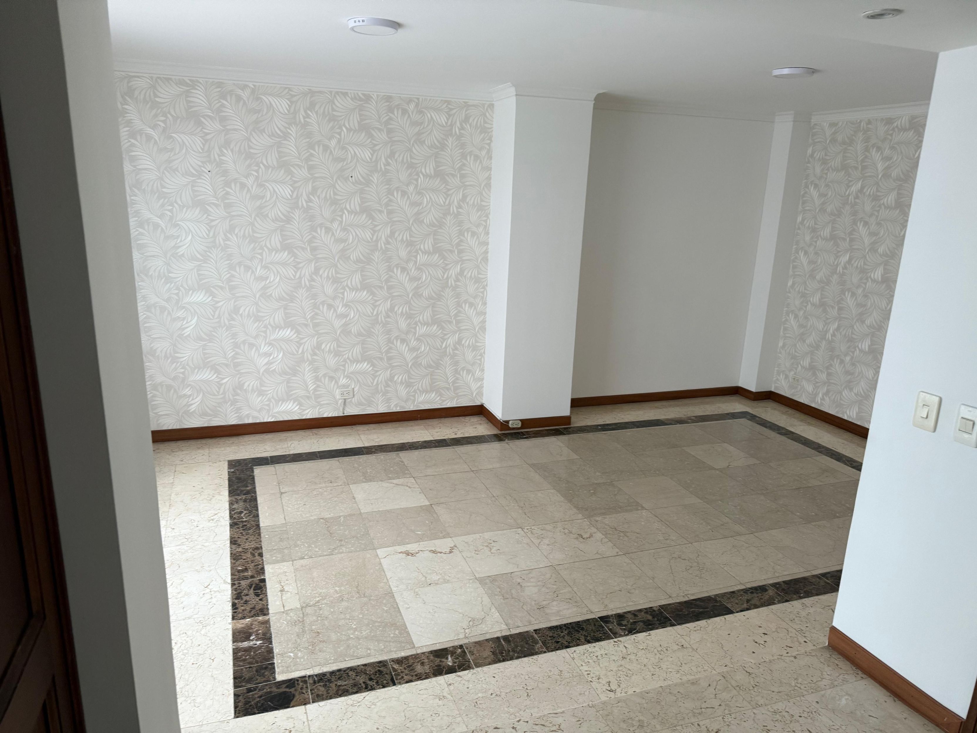 Casa en arriendo Risaralda Pereira Jardin De Velez Y Velez 300 m2 Habitaciones 4 Baños 3 Garajes 2 Precio $4400000
