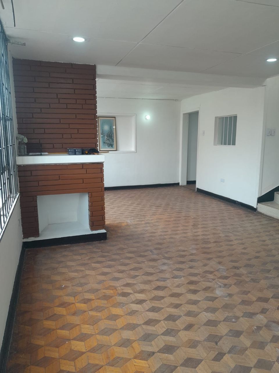 Local Comercial en arriendo Cundinamarca Bogotá Alfonso López 180 m2 Habitaciones 4 Baños 2 Garajes 0 Precio $4000000