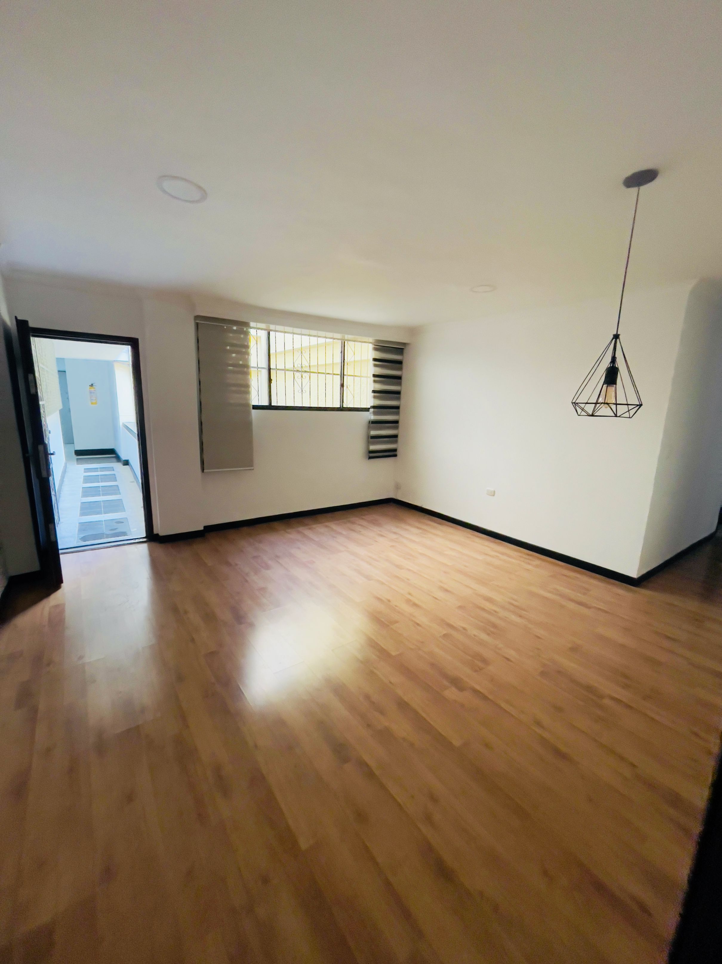 Apartamento en arriendo Antioquia Medellín Los Angeles 98 m2 Habitaciones 3 Baños 2 Garajes 0 Precio $2950000