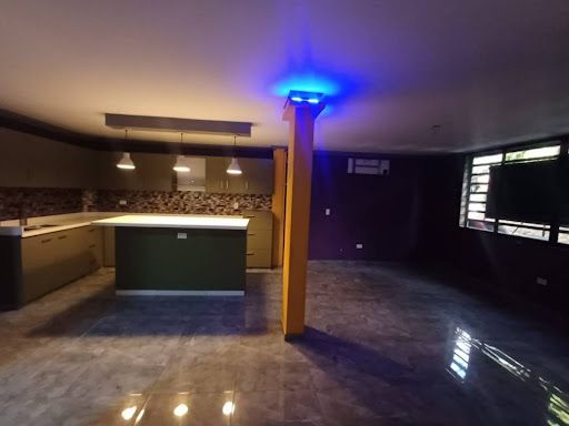 Casa en arriendo Antioquia Medellín El Poblado 280 m2 Habitaciones 5 Baños 2 Garajes 0 Precio $23000000