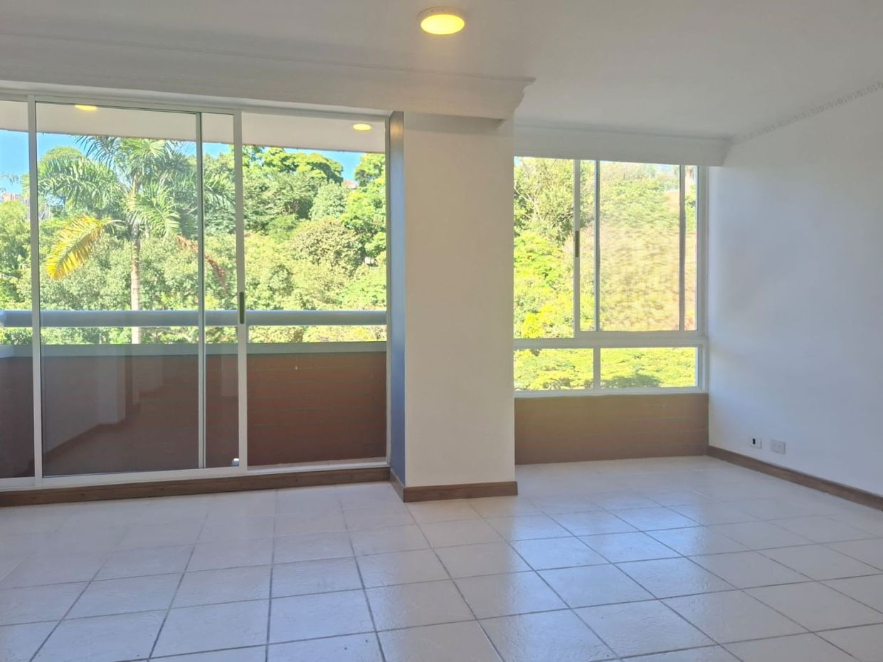 Apartamento en arriendo Antioquia Medellín Patio Bonito 80 m2 Habitaciones 2 Baños 3 Garajes 1 Precio $4800000