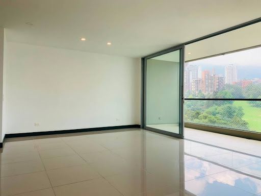 Apartamento en arriendo Antioquia Medellín El Castillo 105 m2 Habitaciones 3 Baños 3 Garajes 2 Precio $5500000