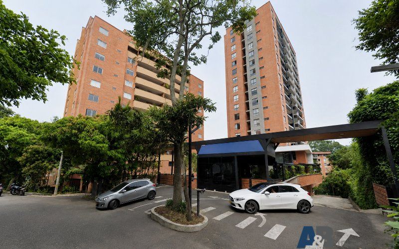 Apartamento en venta Antioquia Envigado Loma De Las Brujas 84 m2 Habitaciones 2 Baños 3 Garajes 2 Precio $930000000