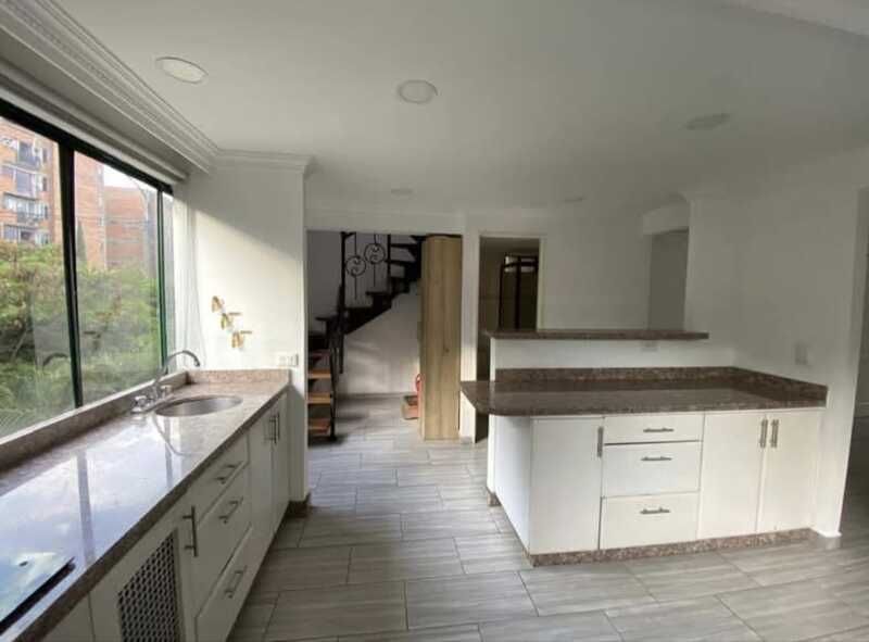 Apartamento en arriendo Antioquia Medellín La Mota 144 m2 Habitaciones 3 Baños 3 Garajes 1 Precio $3300000