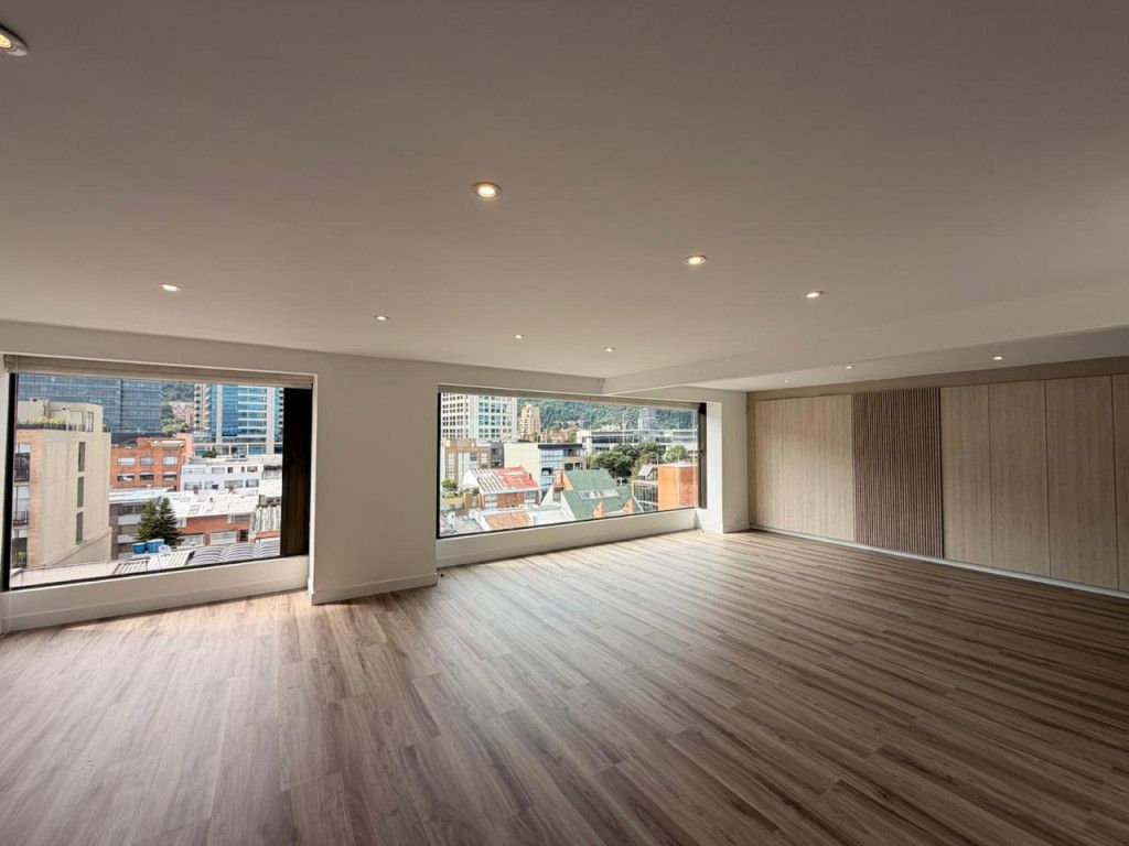 Apartamento en arriendo Cundinamarca Bogotá Mochuelo Norte 330 m2 Habitaciones 4 Baños 4 Garajes 3 Precio $18500000