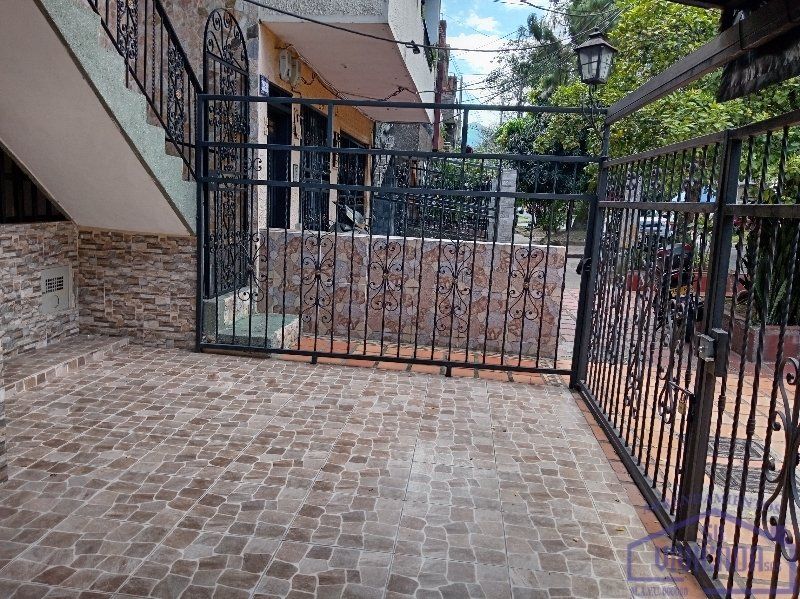 Casa en arriendo Antioquia Medellín Cristo Rey 85 m2 Habitaciones 3 Baños 2 Garajes 0 Precio $2400000