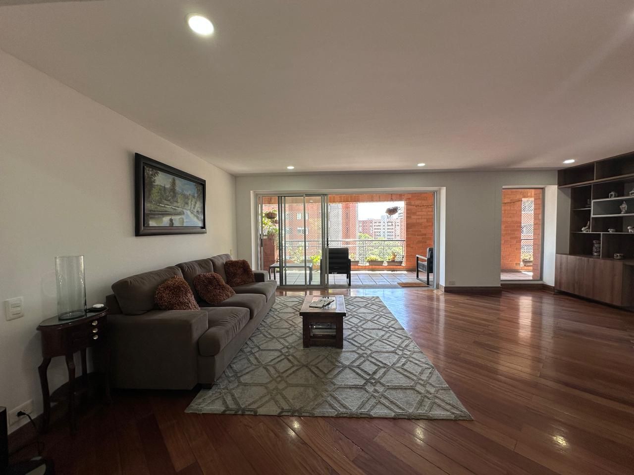 Apartamento en venta Antioquia Medellín El Tesoro 220 m2 Habitaciones 3 Baños 4 Garajes 2 Precio $1700000000