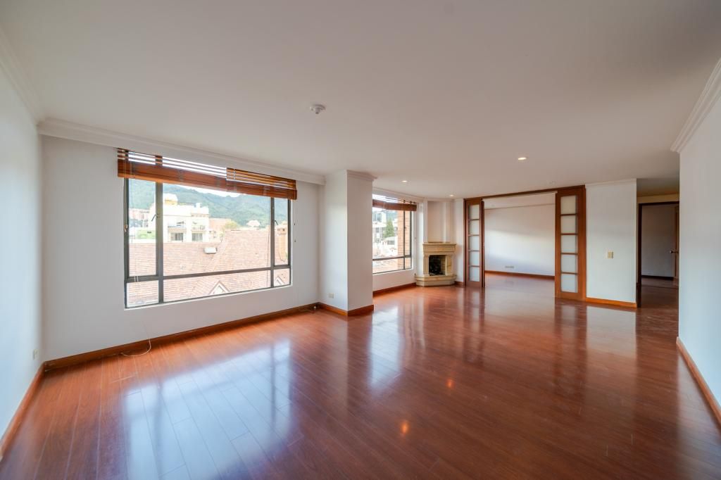 Apartamento en arriendo Cundinamarca Bogotá Santa Barbara Central 142 m2 Habitaciones 3 Baños 3 Garajes 2 Precio $7000000