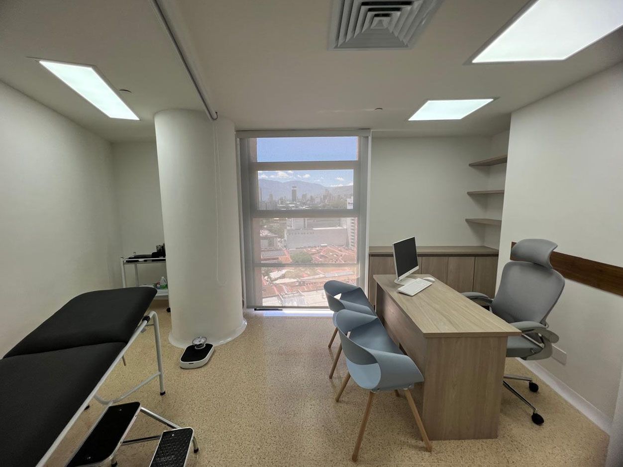 Consultorio en arriendo o venta Antioquia Medellín San Diego 32 m2 Habitaciones 0 Baños 1 Garajes 1 Precio venta $690000000 Precio arriendo $6700000