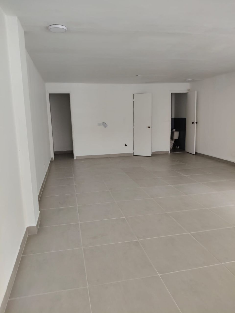 Local Comercial en arriendo Antioquia Medellín Manila 90 m2 Habitaciones 0 Baños 0 Garajes 0 Precio $12495000