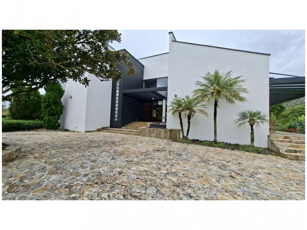 Casa en arriendo Antioquia El Retiro El Retiro 700 m2 Habitaciones 5 Baños 7 Garajes 10 Precio $25000000