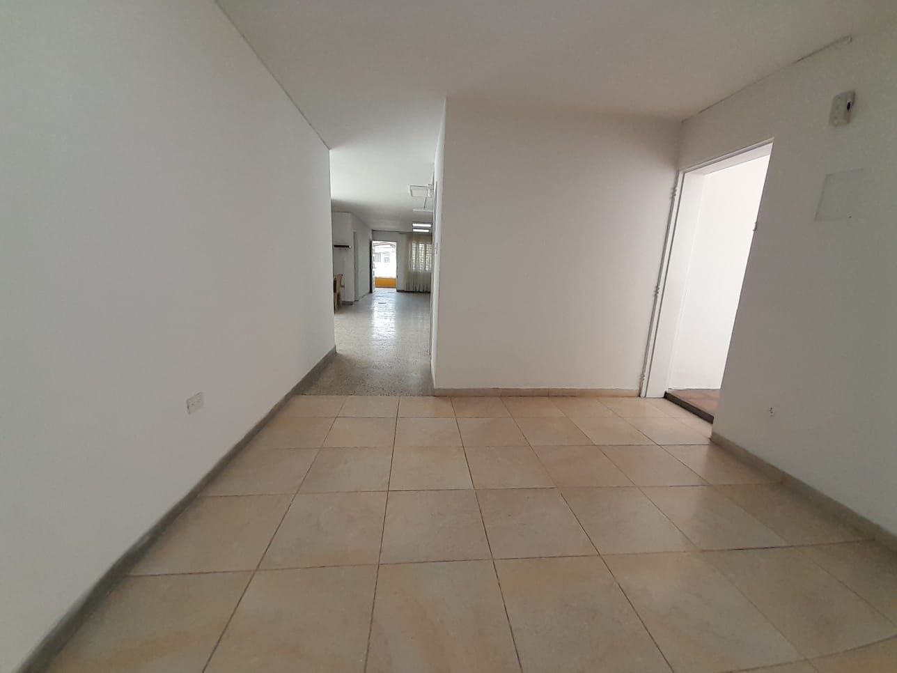 Local en arriendo Antioquia Medellín El Nogal- Los Almendros 224 m2 Habitaciones 0 Baños 3 Garajes 1 Precio $6500000