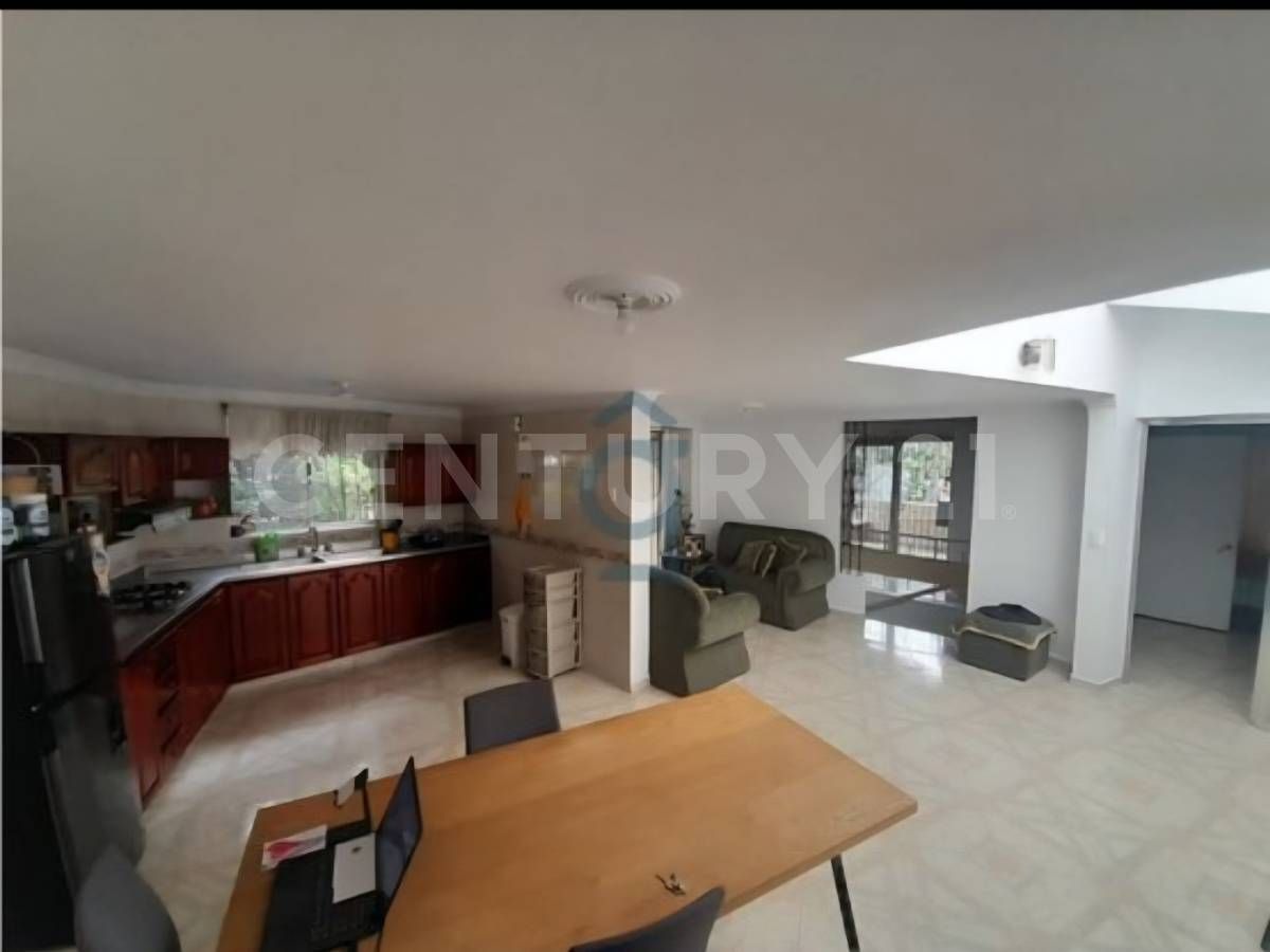 Casa en venta Antioquia Medellín Los Pinos 270 m2 Habitaciones 7 Baños 4 Garajes 1 Precio $1200000000