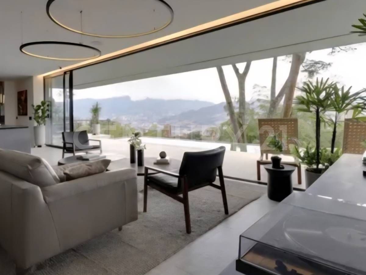 Casa en arriendo Antioquia Medellín San Lucas 844 m2 Habitaciones 6 Baños 8 Garajes 2 Precio $45000000