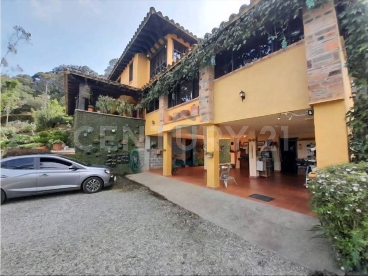Casa en venta Antioquia Rionegro El Porvenir 400 m2 Habitaciones 4 Baños 5 Garajes 4 Precio $2950000000