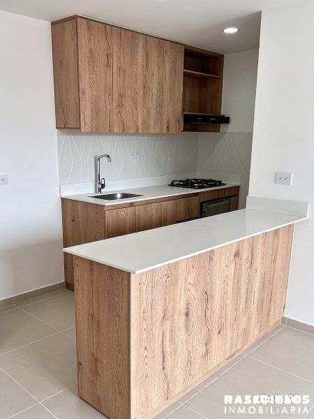 Apartamento en arriendo Antioquia Medellín San German 82 m2 Habitaciones 3 Baños 3 Garajes 1 Precio $3900000