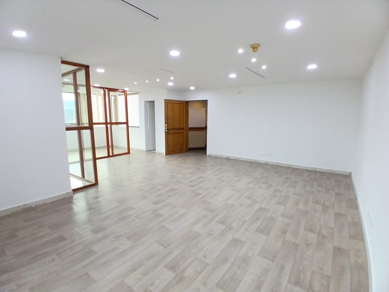 Oficina en arriendo Antioquia Medellín Patio Bonito 75 m2 Habitaciones 0 Baños 2 Garajes 1 Precio $7200000