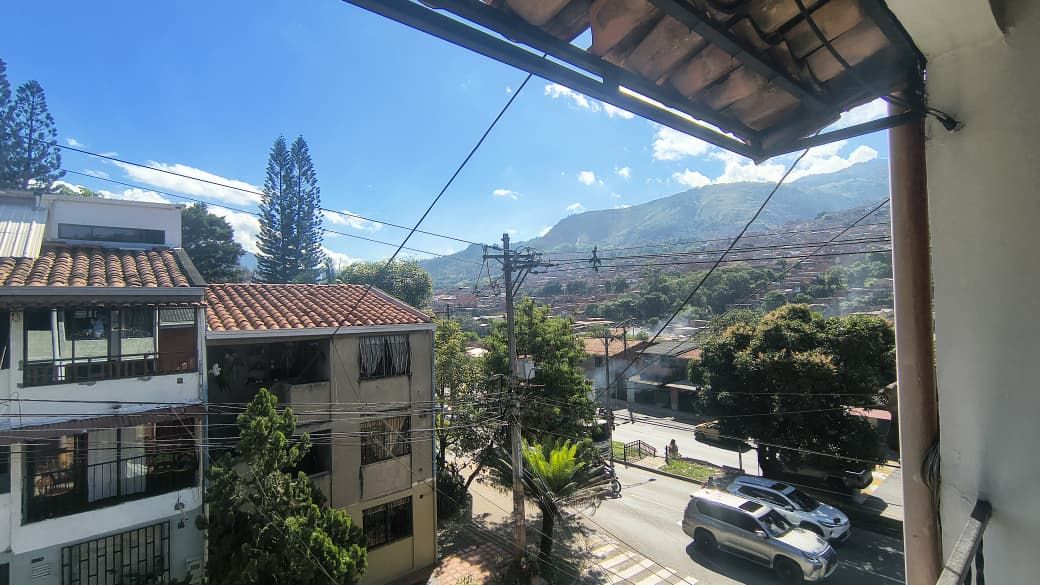 Casa en arriendo Antioquia Medellín Toscana 69 m2 Habitaciones 5 Baños 2 Garajes 0 Precio $1930000