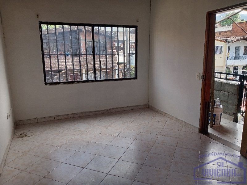 Apartamento en arriendo Antioquia Medellín Cristo Rey 68 m2 Habitaciones 2 Baños 1 Garajes 0 Precio $1750000