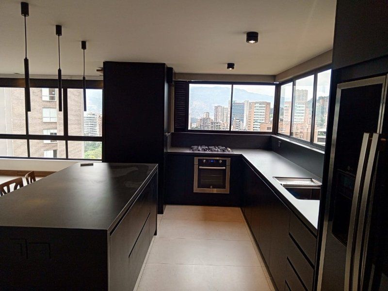 Apartamento en arriendo Antioquia Medellín El Tesoro 196 m2 Habitaciones 3 Baños 4 Garajes 1 Precio $8500000
