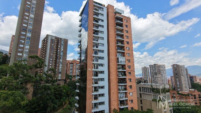 Oficina en arriendo Antioquia Medellín Los Naranjos 130 m2 Habitaciones 0 Baños 3 Garajes 3 Precio $11000000