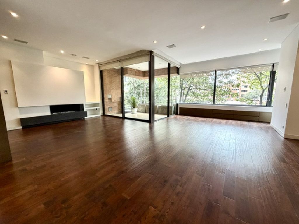 Apartamento en arriendo Cundinamarca Bogotá El Retiro 257 m2 Habitaciones 3 Baños 4 Garajes 4 Precio $20508000