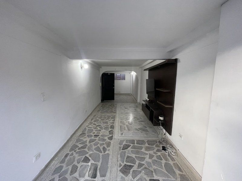 Apartamento en arriendo Antioquia Medellín Los Alpes 100 m2 Habitaciones 3 Baños 1 Garajes 0 Precio $2750000