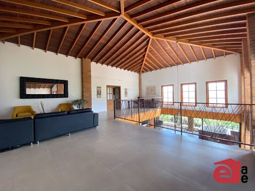 Casa en arriendo Antioquia Envigado La Mesa 330 m2 Habitaciones 3 Baños 4 Garajes 3 Precio $15000000