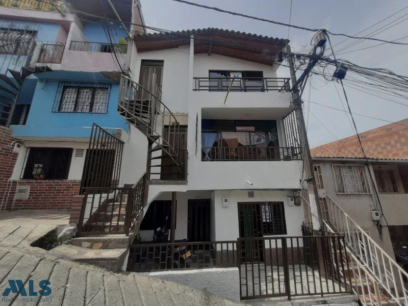 Inmuebles en Remate Apartamento en venta Antioquia Medellín Los Mangos 72 m2 Habitaciones 3 Baños 2 Garajes 0 Precio $310000000