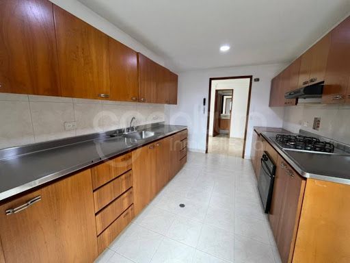 Apartamento en arriendo Antioquia Medellín El Rincon 350 m2 Habitaciones 3 Baños 6 Garajes 1 Precio $8500000