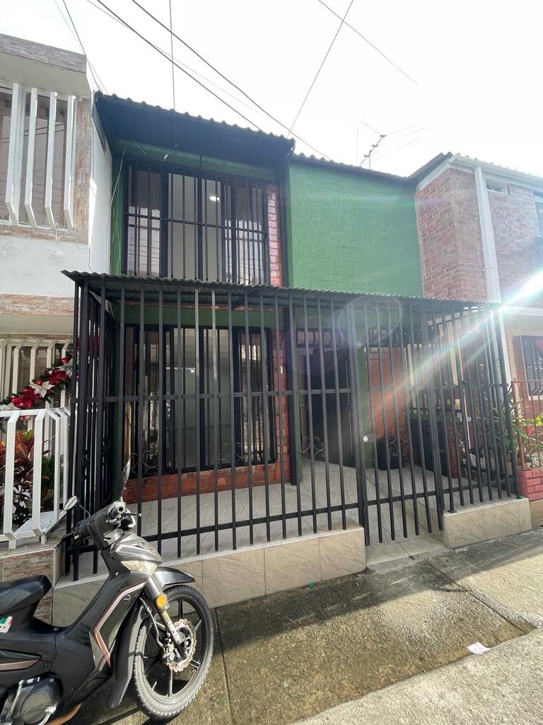 Casa en arriendo Valle Del Cauca Cali Los Parques - Barranquilla 80 m2 Habitaciones 3 Baños 1 Garajes 0 Precio $1200000
