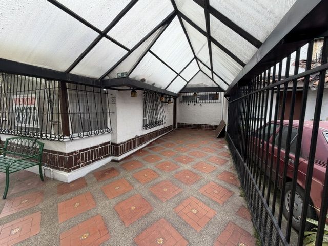 Casa en venta Cundinamarca Bogotá Cedritos 183 m2 Habitaciones 5 Baños 4 Garajes 2 Precio $790000000