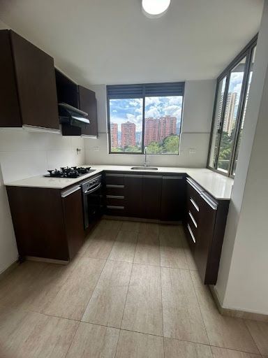 Apartamento en arriendo Antioquia Medellín Los Balsos No1 75 m2 Habitaciones 2 Baños 2 Garajes 2 Precio $6200000