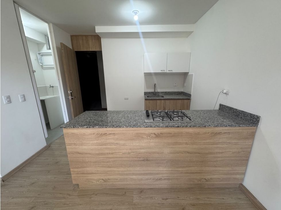 Apartamento en arriendo Antioquia Medellín Altamira 70 m2 Habitaciones 3 Baños 2 Garajes 1 Precio $2500000