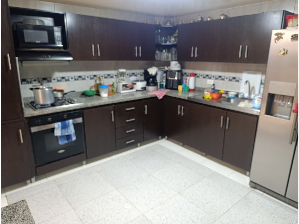 Casa en venta Valle Del Cauca Cali Urbanización La Merced 270 m2 Habitaciones 7 Baños 4 Garajes 2 Precio $670000000