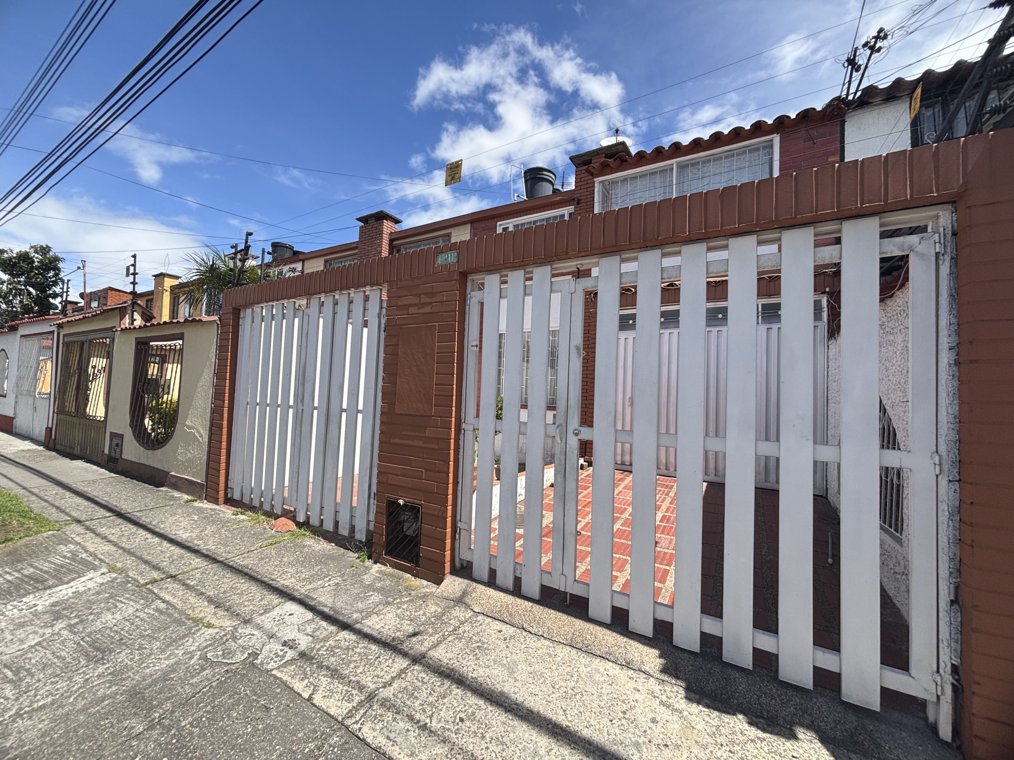 Casa en arriendo Cundinamarca Bogotá Autopista Del Sur 120 m2 Habitaciones 4 Baños 1 Garajes 1 Precio $3100000