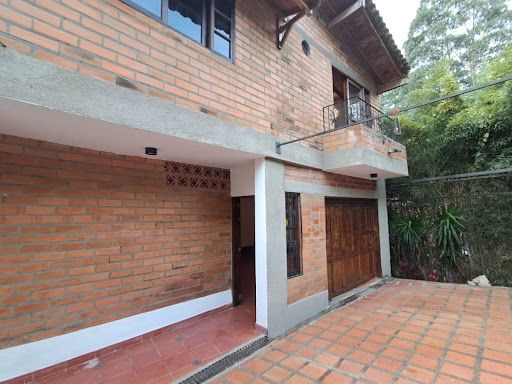 Casa en arriendo Antioquia Envigado Zúñiga 280 m2 Habitaciones 5 Baños 4 Garajes 3 Precio $8500000